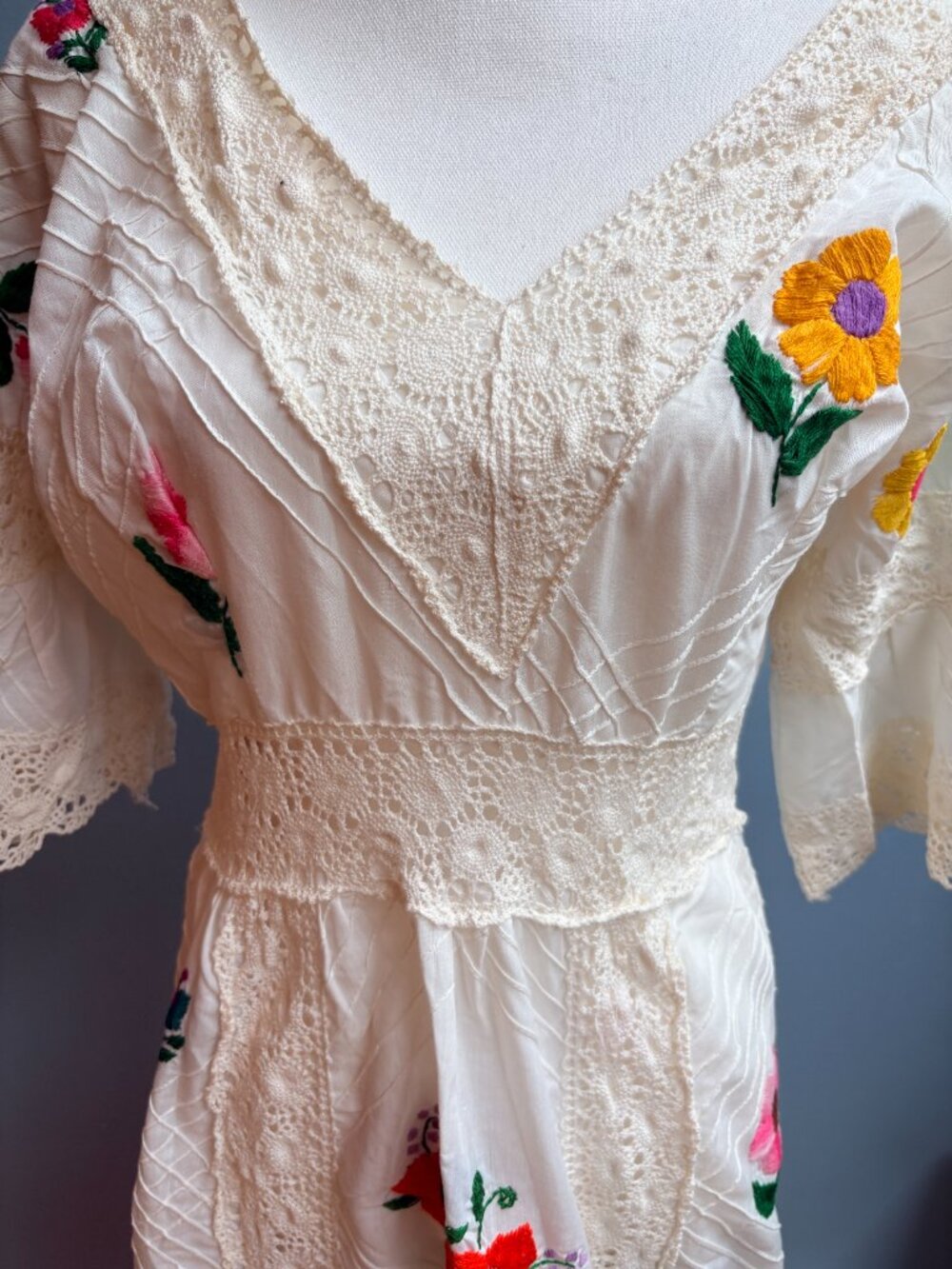 Vintage 70s Style Embroidered Boho Maxi Dress - Picture 5 of 7